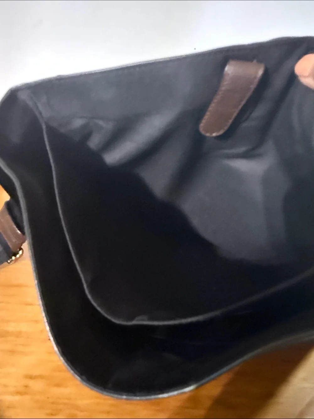 Women's Coach Brown Leather Messenger Bag - Classic Crossbody